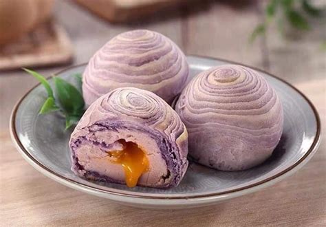  Bánh Bao Khoái Chifeng: Sự kết hợp kỳ lạ giữa lớp vỏ giòn rụm và nhânjuicy dẻo thơm?!