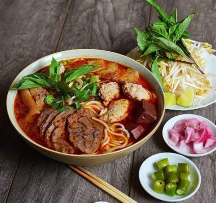  Bún Bò Huế: Món ăn sảng khoái kết hợp hài hòa vị cay nồng và ngọt thanh